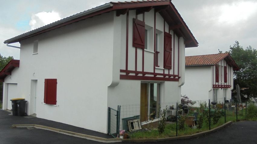 Image Façade à  maison individuelle de Urcuit