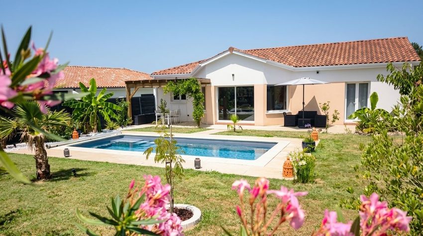 Image Piscine à  maison individuelle de Narrosse