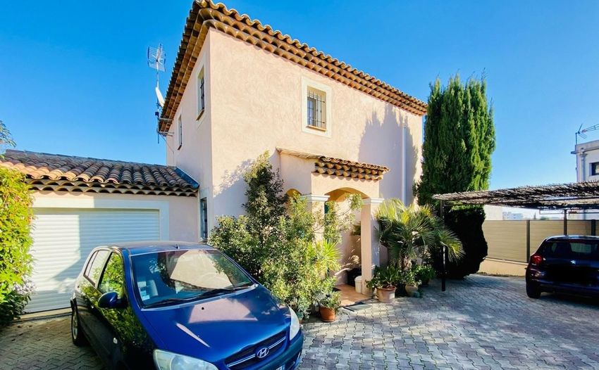 Image Façade à  maison individuelle de Cagnes-sur-Mer