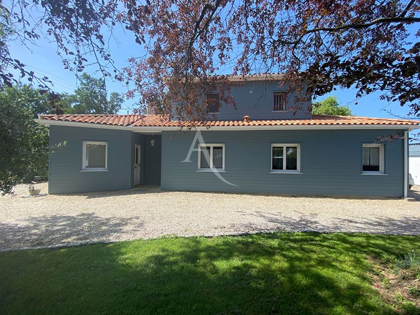 Image Façade à  maison individuelle de Paulx