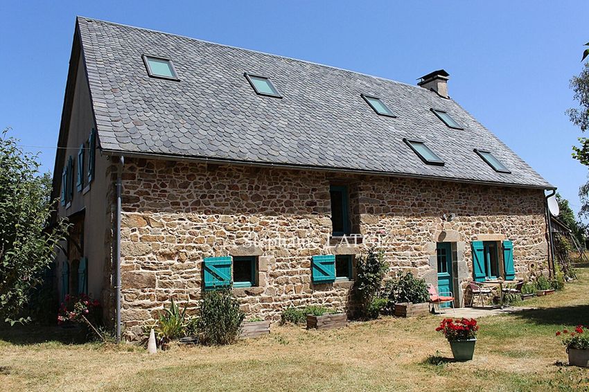 Image Façade à  maison individuelle de Larodde