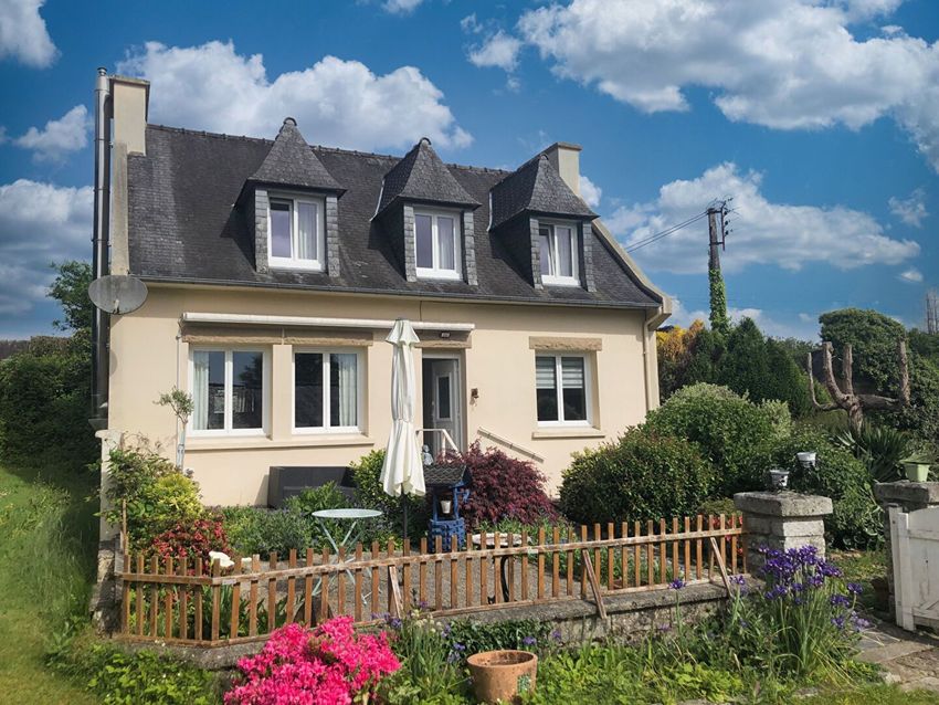 Image Façade à  maison individuelle de Huelgoat