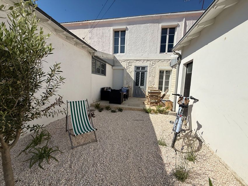 Image Façade à  maison mitoyenne de La Rochelle