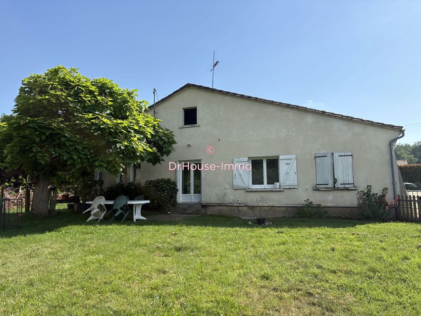 Image Façade à  villa de Bassillac et Auberoche