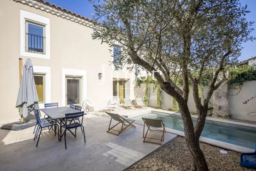 Image Façade à  maison de village de Saint-Rémy-de-Provence