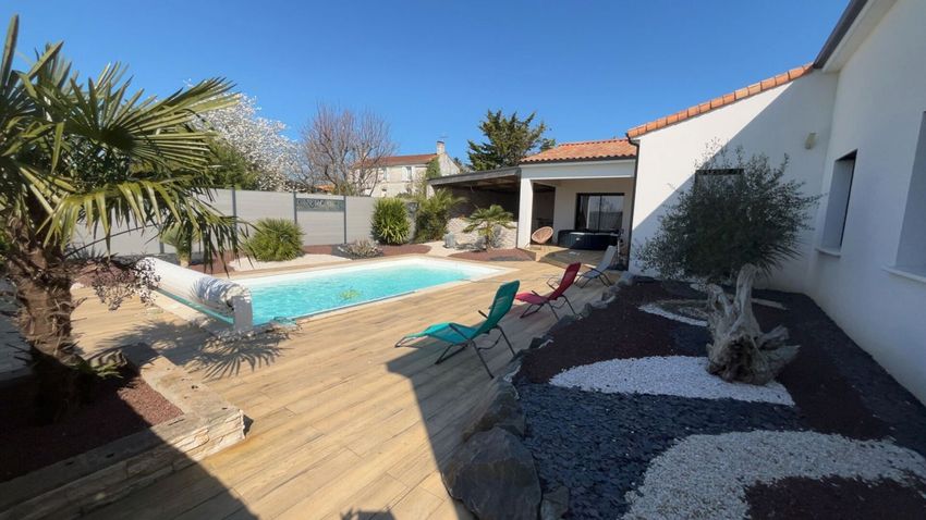 Image Piscine à  maison individuelle de Chauray