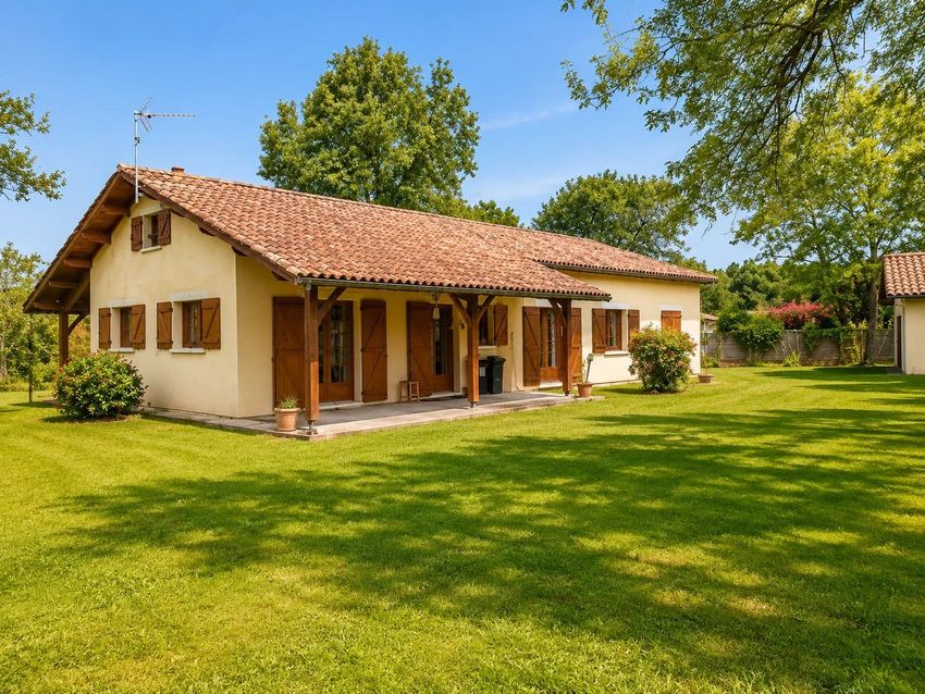 Image Façade à  maison individuelle de Mios