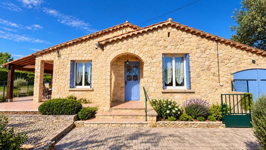 Image Façade à  maison individuelle de Roaix