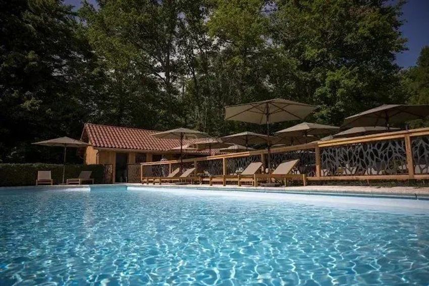Image Piscine à local de Saint-Étienne-de-Saint-Geoirs