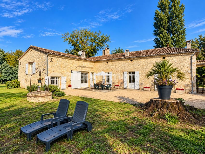 Image Façade à  maison individuelle de Eynesse