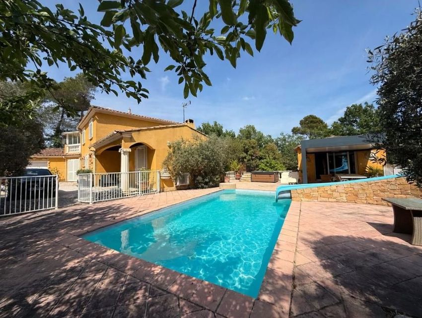 Image Piscine à  maison individuelle de Saint-Maximin-la-Sainte-Baume