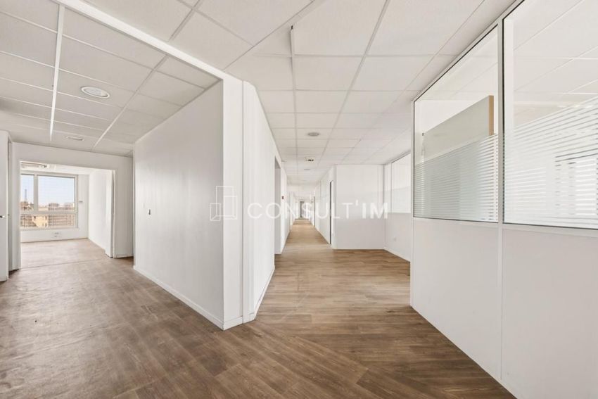 Image de bureau à Epinettes-Bessières