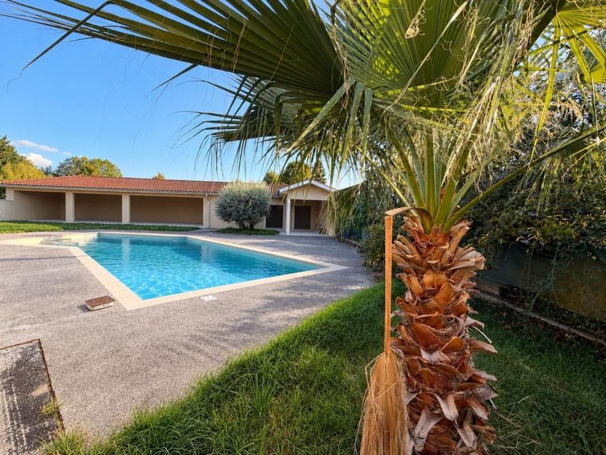 Image Piscine à  maison individuelle de Faramans