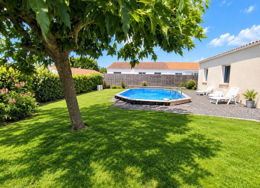 Image Piscine à  maison individuelle de Coëx