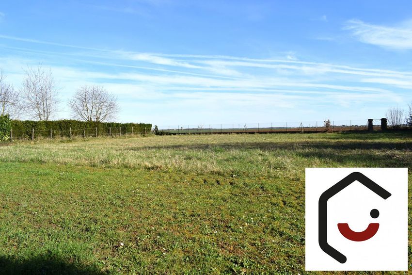 Image Vue à terrain de Remauville