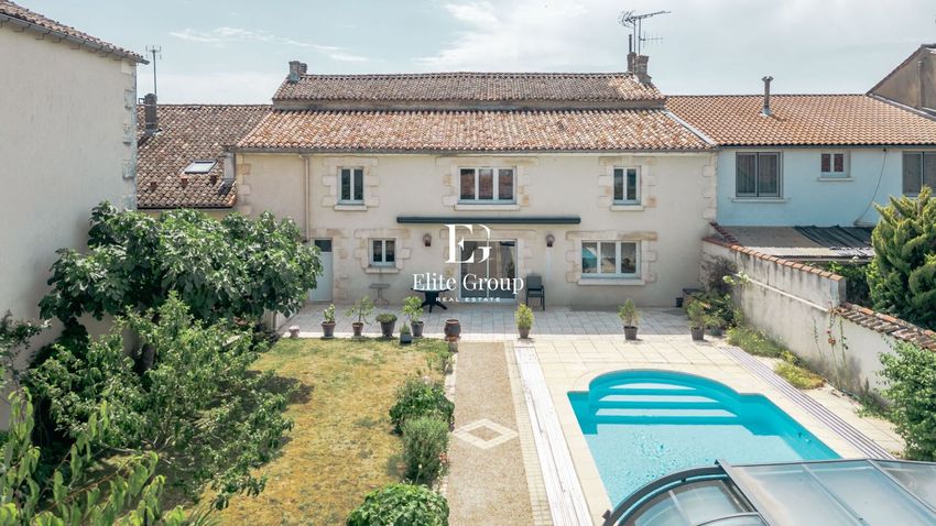 Image Façade à  maison mitoyenne de Châteauneuf-sur-Charente