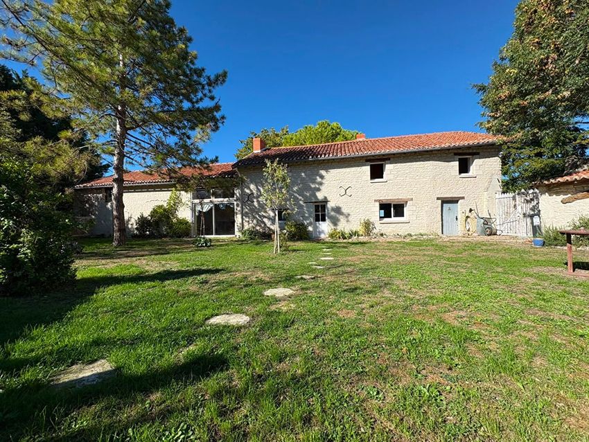 Image Façade à  maison individuelle de Sérigny