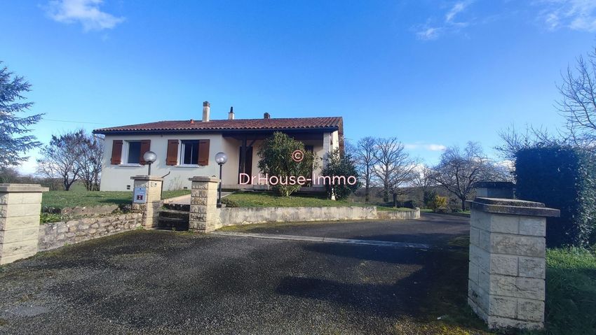 Image Façade à  villa de Alloue