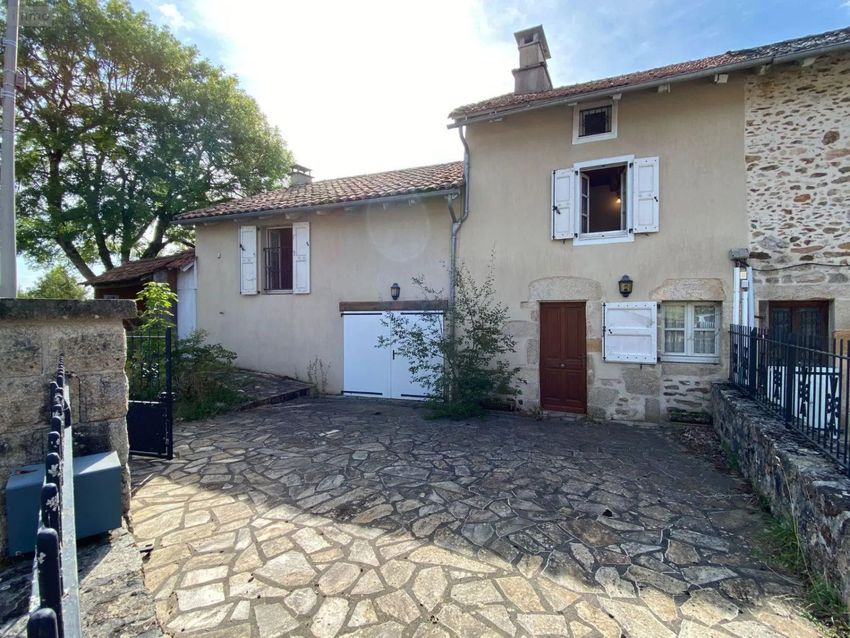 Image Façade à  maison individuelle de Montvert