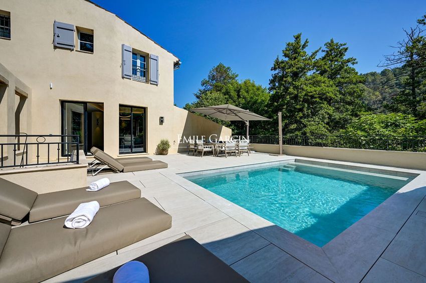 Image Piscine à  maison individuelle de Entrecasteaux