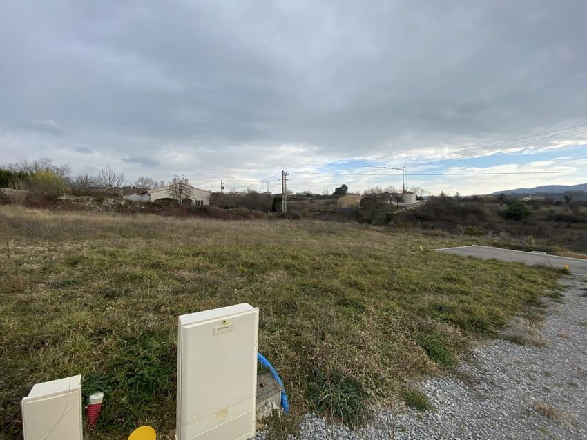 Image de terrain à Villeneuve-de-Berg