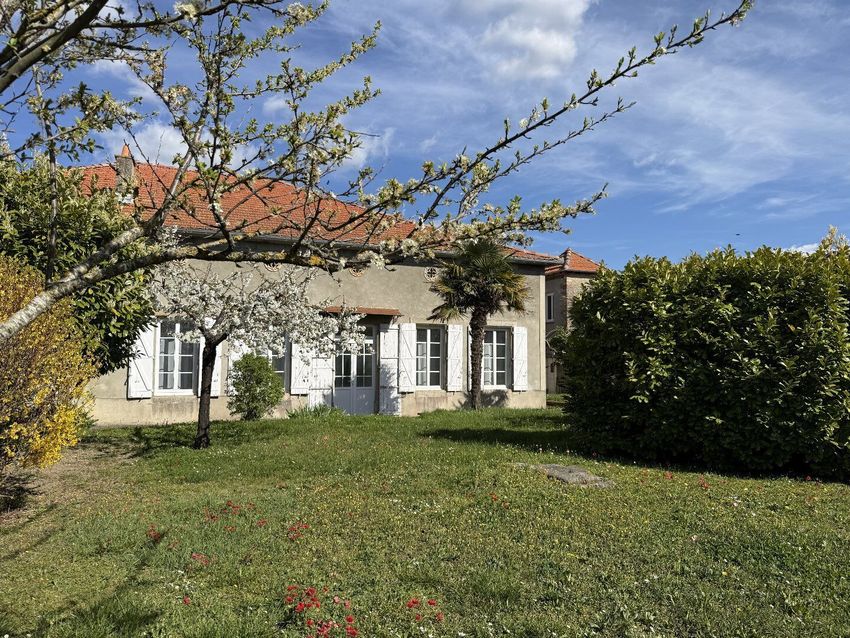 Image Façade à  maison de village de Belpech