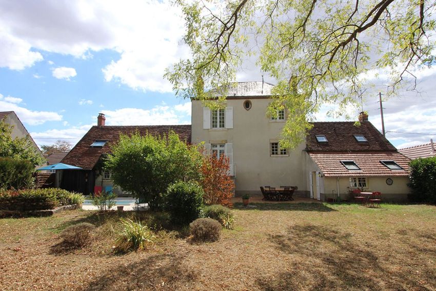 Image Façade à  maison de maître de Darvoy
