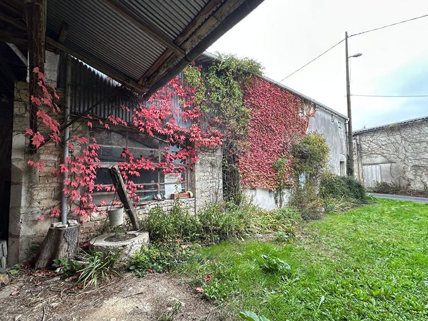 Image de terrain à Fontaine-Chalendray