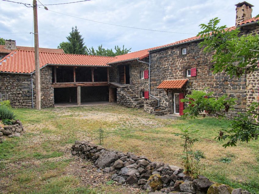 Image Façade à  propriété agricole de Le Brignon