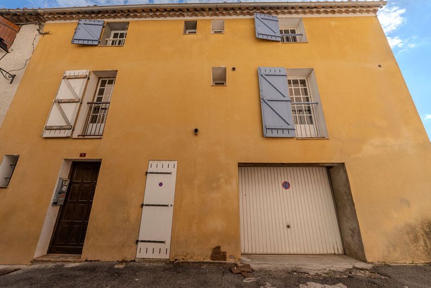Image Vue à  maison de village de La Motte