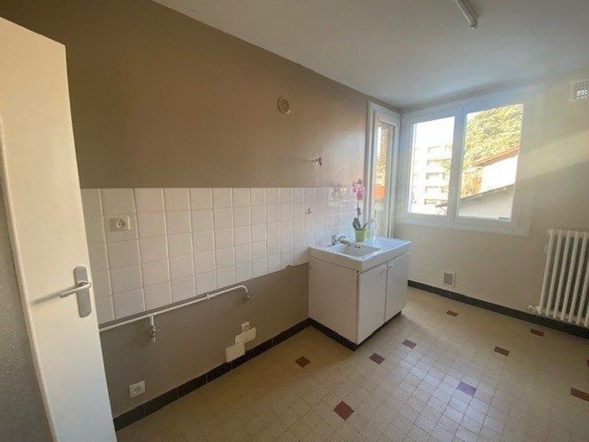 Image Salle de bains à appartement de Feurs