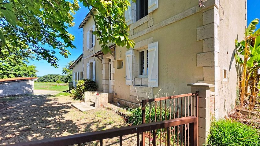 Image Façade à  maison individuelle de Saint-Michel-de-Double