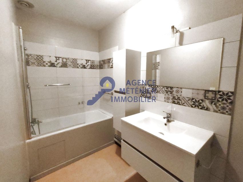 Image Salle de bains à appartement de Varennes-sur-Allier
