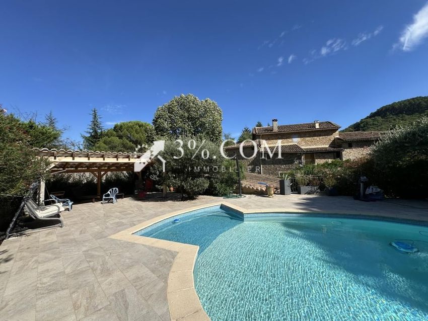 Image Piscine à  maison individuelle de Thoiras