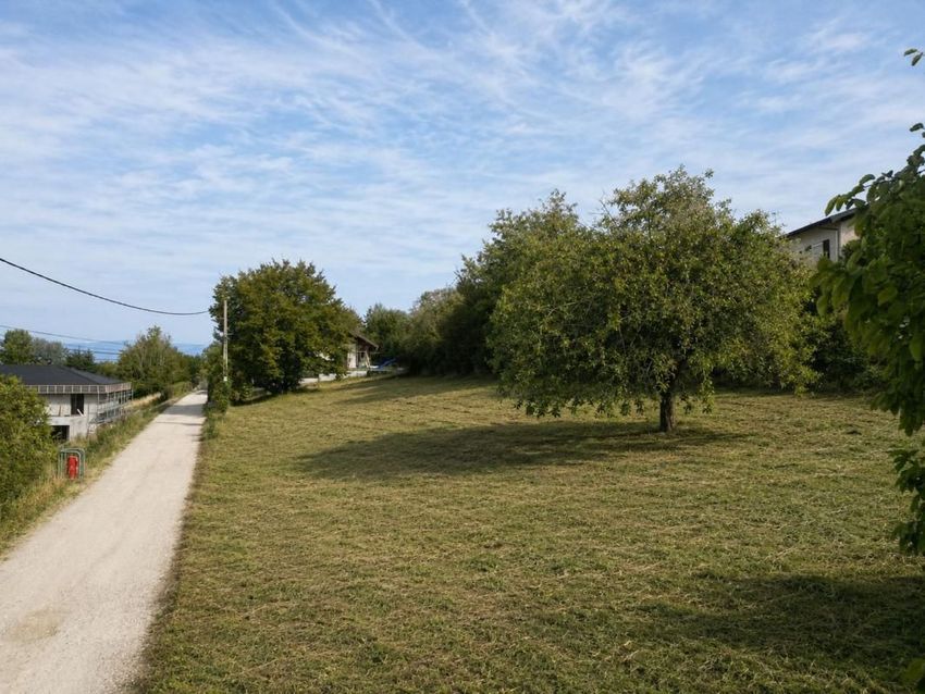 Image de terrain à Cranves-Sales