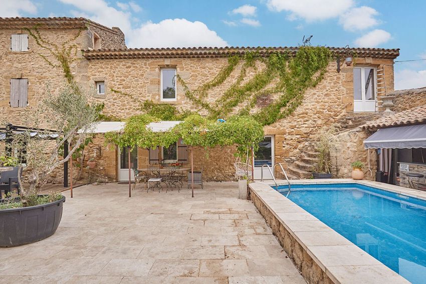 Image Piscine à  maison mitoyenne de Vernègues