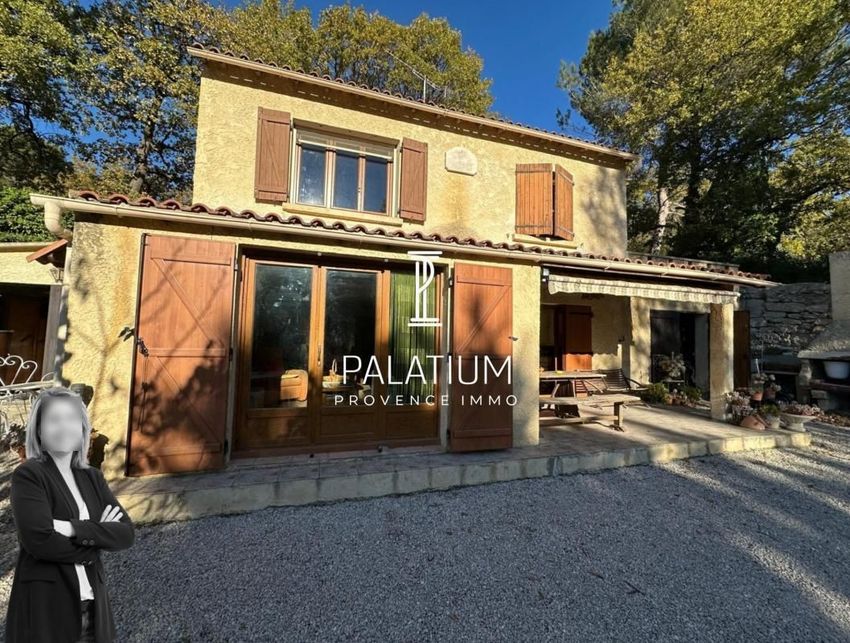 Image Façade à  propriété agricole de Salon-de-Provence