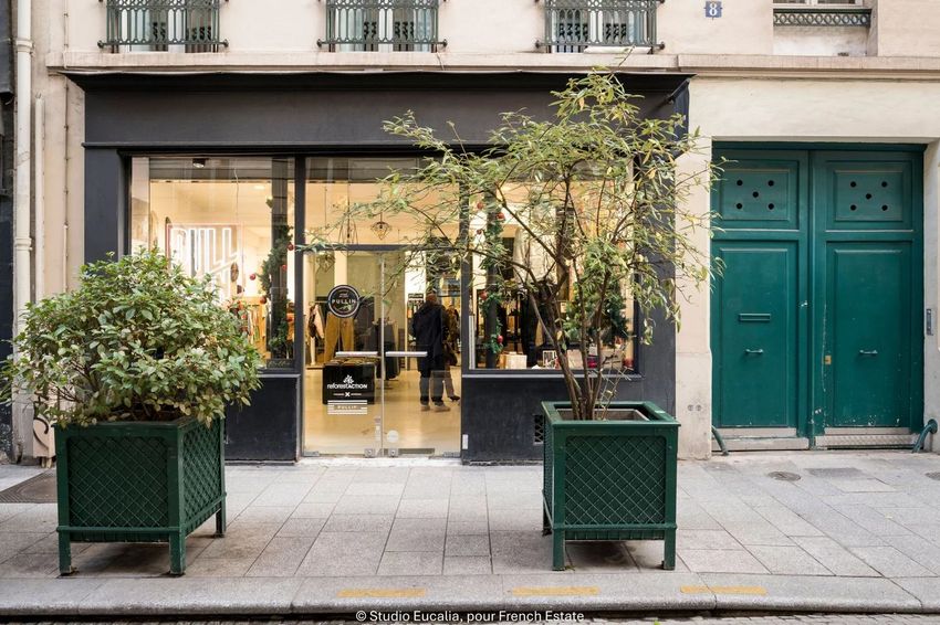 Image Vue à local de 8 Rue Française