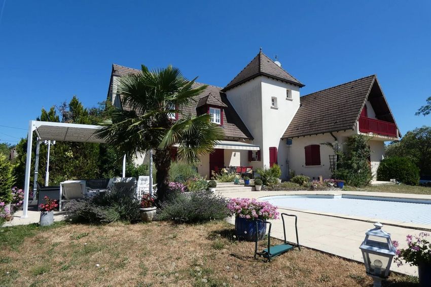 Image Façade à  maison de maître de Couches