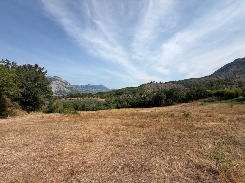 Image Vue à terrain de Claret