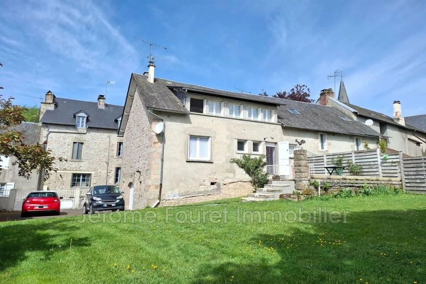 Image Façade à  maison de village de Rosiers-d'Égletons