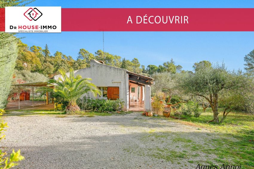 Image Façade à  villa de Méounes-lès-Montrieux