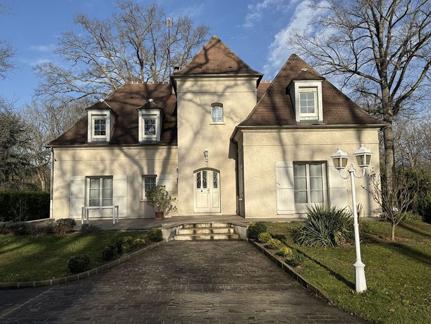 Image Façade à  maison individuelle de Lamorlaye