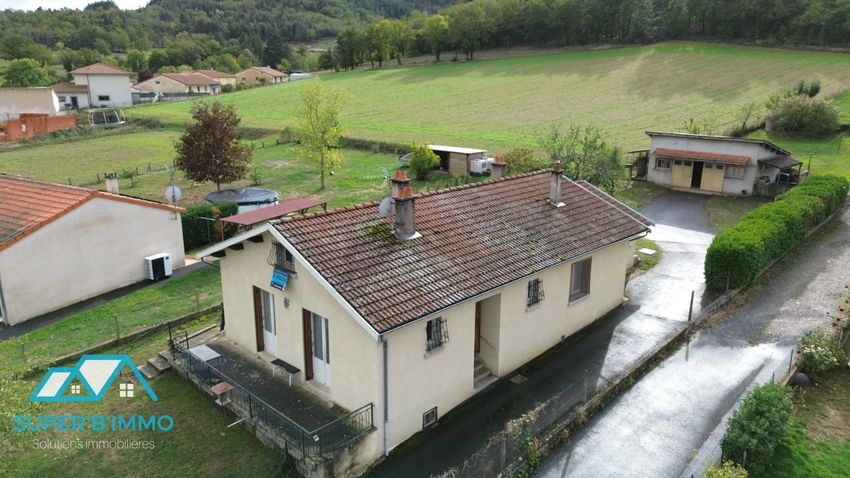 Image Façade à  maison individuelle de Mazeyrat-d'Allier