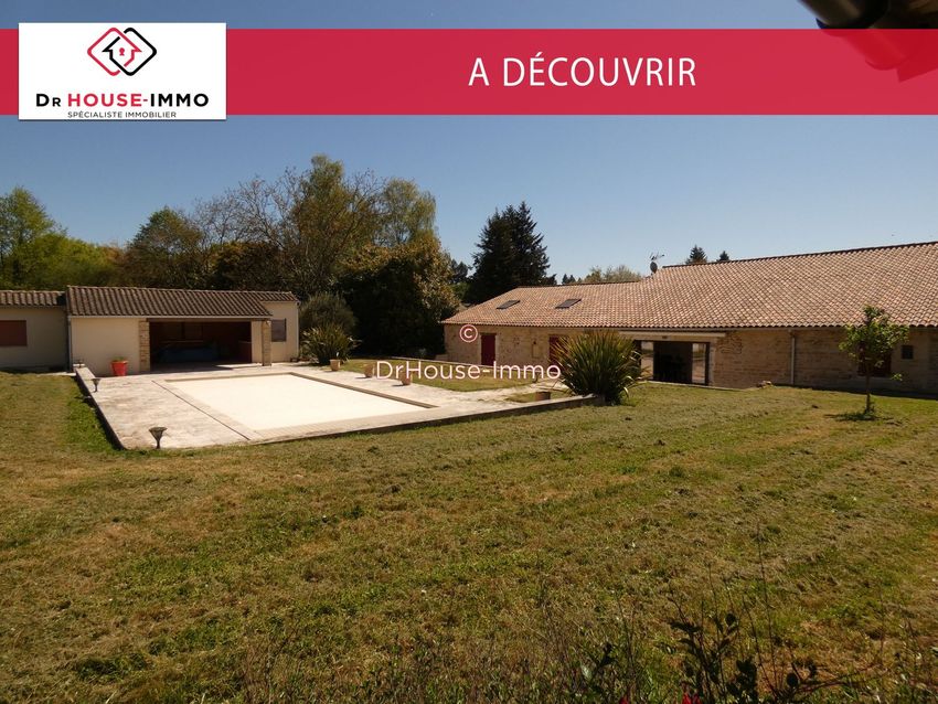 Image Façade à  maison jumelée de Clussais-la-Pommeraie
