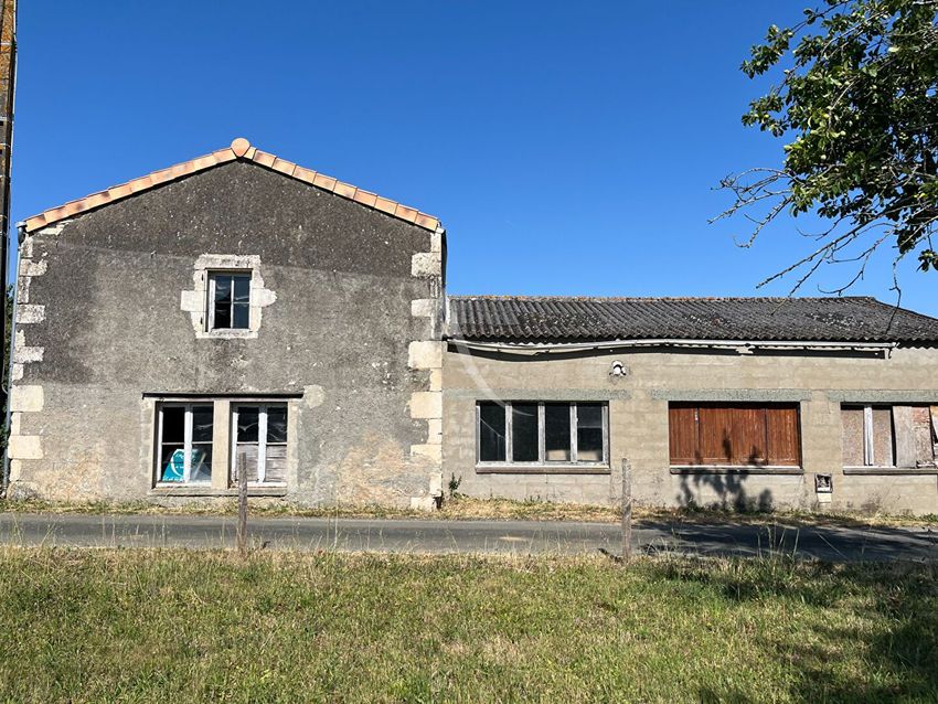 Image Façade à  maison individuelle de Petosse