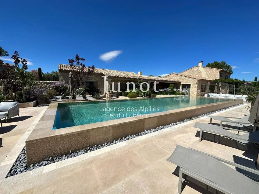 Image Piscine à  maison traditionnelle de Saint-Rémy-de-Provence