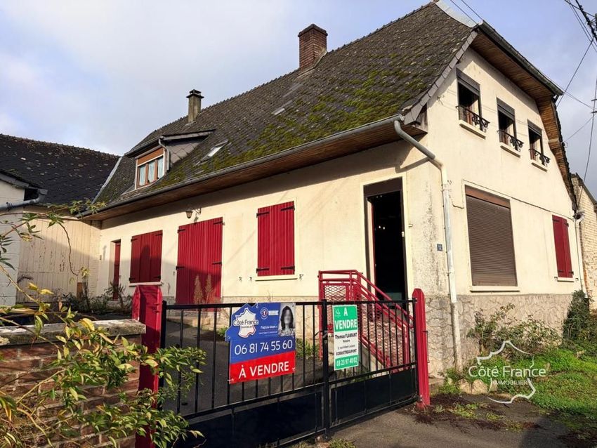 Image Façade à  maison de village de Sorbais