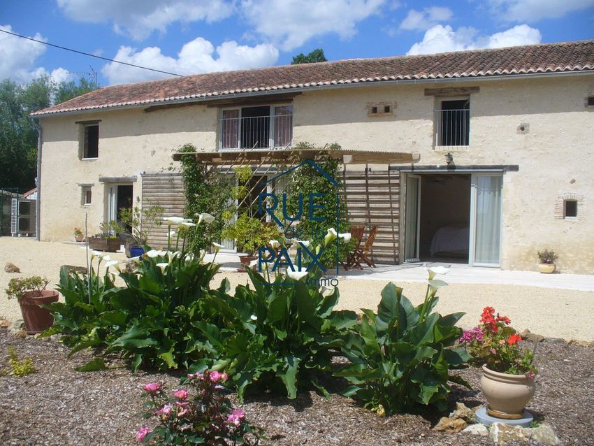 Image Façade à  maison individuelle de Pressigny