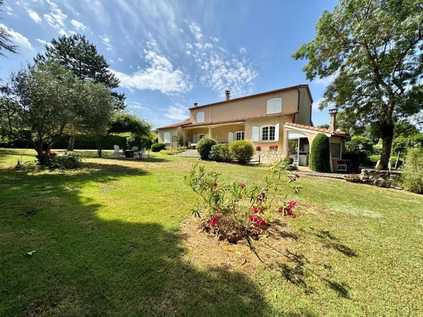 Image Façade à  propriété agricole de Castres